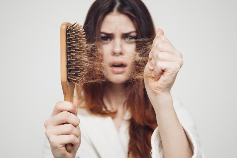 How to Clean Hair Brushes and Combs